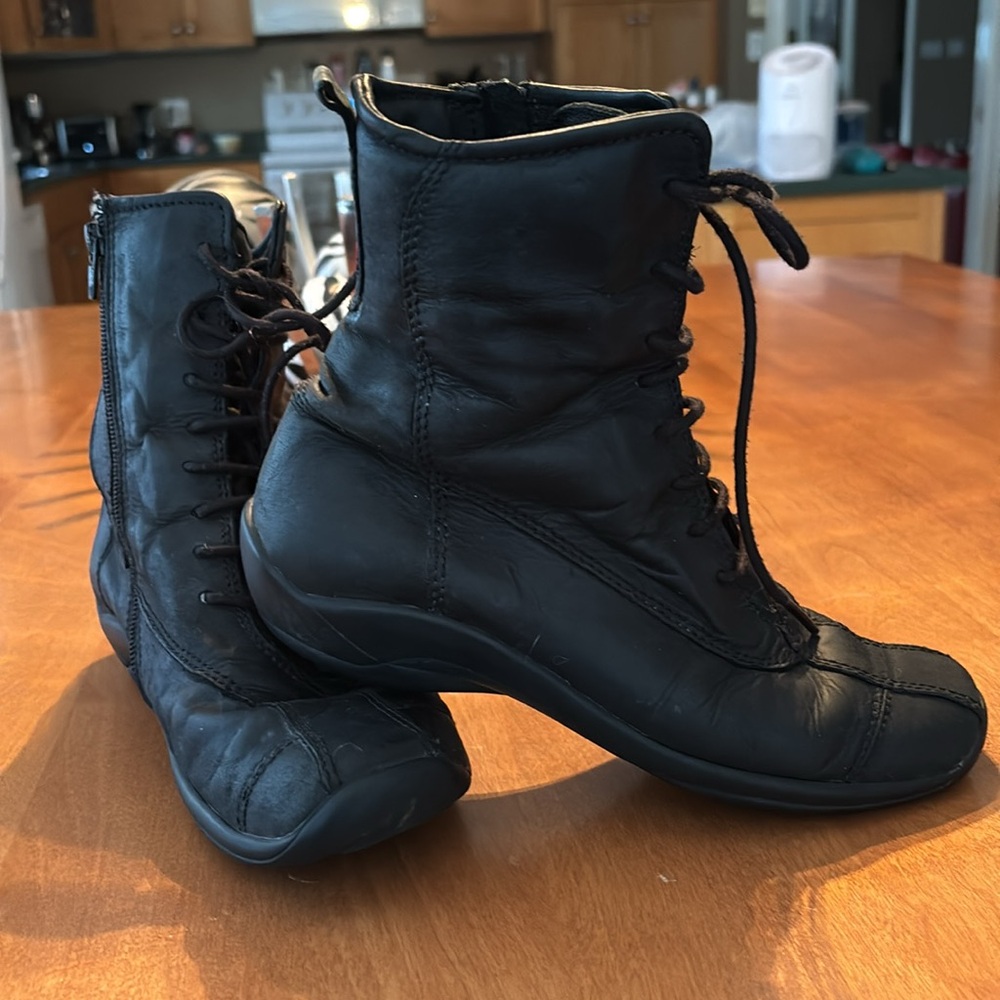 Wolky Gloria Zip Up Leather boots - Picture 9 of 10